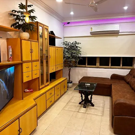 In Lokhandwala #014 Apartment
