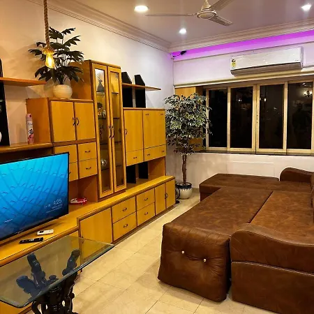 Apartment In Lokhandwala #014 *