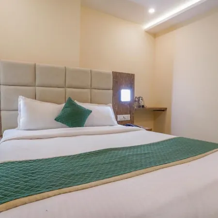 Crystal Place 3* Mumbai