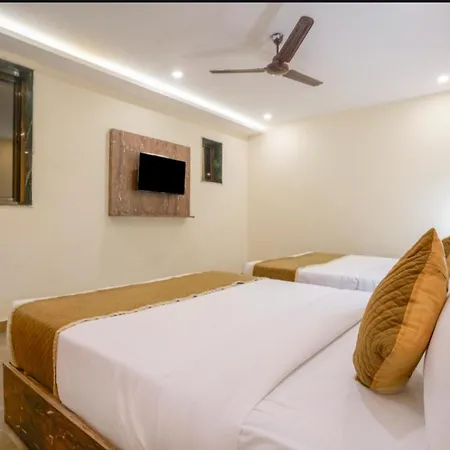 Crystal Place Hotel 3*