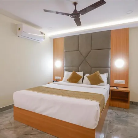 Hotel Crystal Place 3*