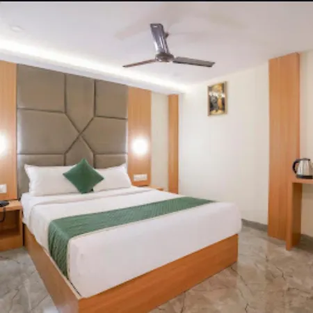 Crystal Place Hotel 3*