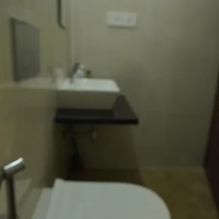 Sky View 1bhk Near Nesco & Jp Morgan * Mumbai