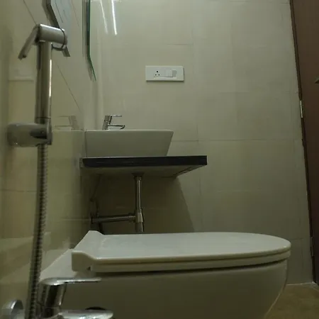 Sky View 1bhk Near Nesco & Jp Morgan Apartment *