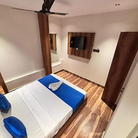 Lavish Park Hotel