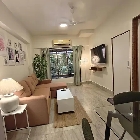 Spacious 1bhk Off Carter Road Apartment *