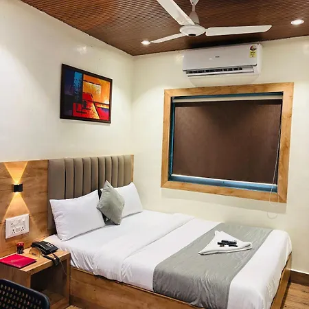 Hotel Airport By Tma