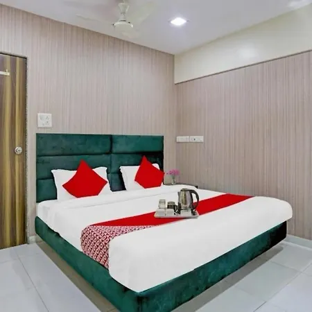 Lokhandwala Residency By Glitz