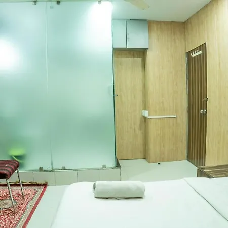 Hotel Lokhandwala Residency By Glitz Mumbai