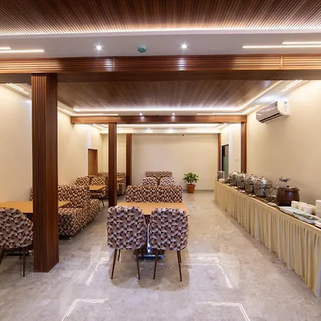 Afotel Mumbai-near International Airport 3*