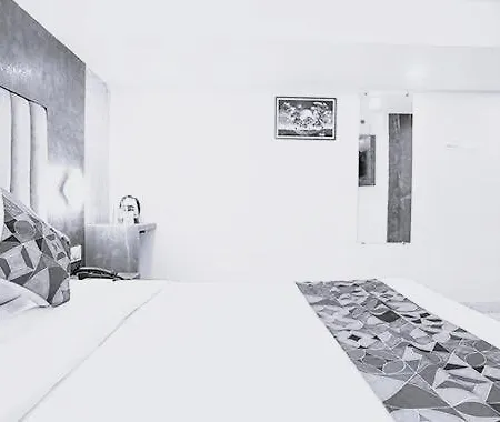 Fabhotel Pinnacle Hotel