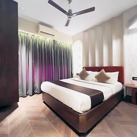 White Pearl - Colaba Hotel 3*