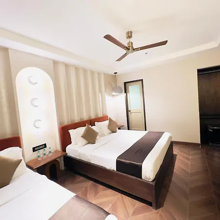 White Pearl - Colaba 3*