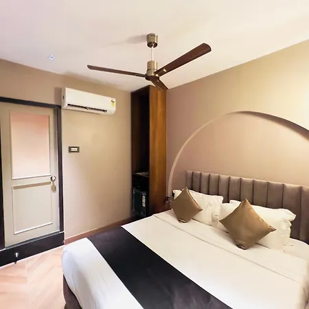 Hotel White Pearl - Colaba 3*