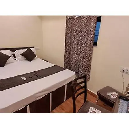 Fabhotel Metro Galaxy Inn 3*
