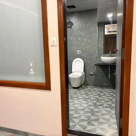Hotel Arts Palace Mumbai