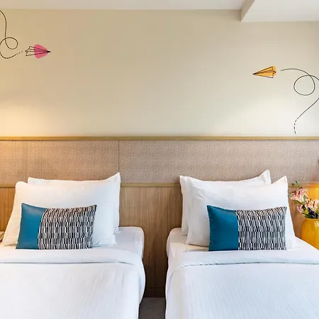 Hotel Indie International Airport 4*