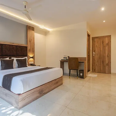 Silver Park Hotel *