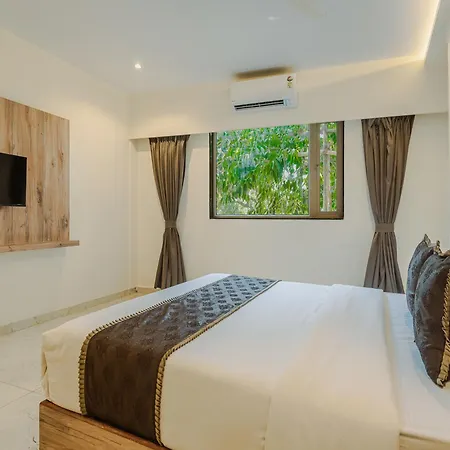 Silver Park Hotel *