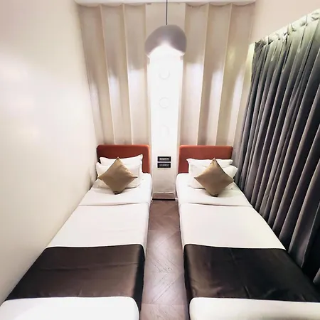White Pearl - Colaba Mumbai