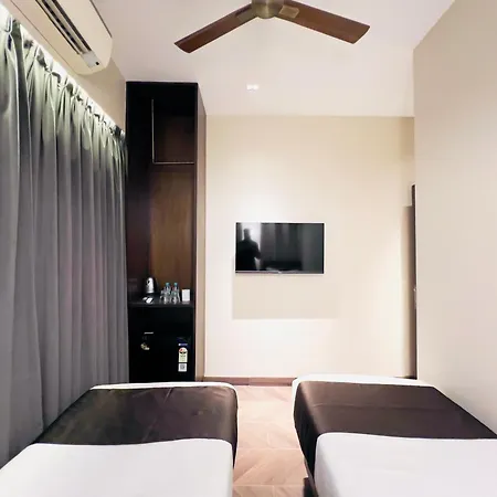 White Pearl - Colaba Hotel 3*