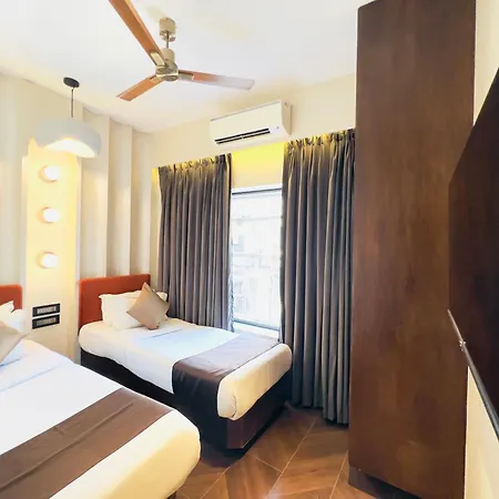 Hotel White Pearl - Colaba 3*