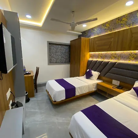 Bkc Gold View Near Bandra Kurla Complex 3*