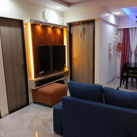 Lakefront Lounge-luxe 1bhk With 2 Baths-2bed Apartment