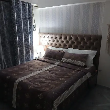 Lakefront Lounge-luxe 1bhk With 2 Baths-2bed * Mumbai