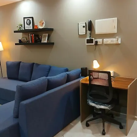 Lakefront Lounge-luxe 1bhk With 2 Baths-2bed Apartment *