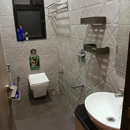 Lakefront Lounge-luxe 1bhk With 2 Baths-2bed Apartment *