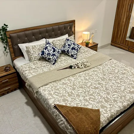 Apartment Vibrant 2 Bhk Near Airport *