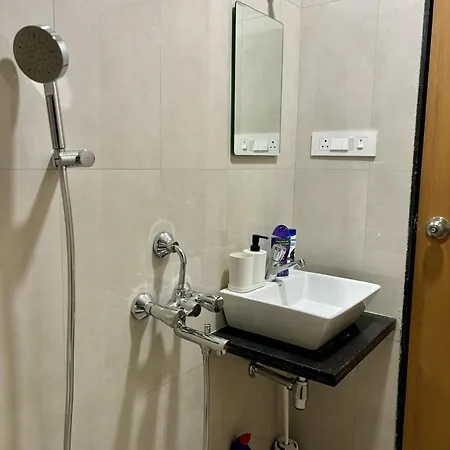 Apartment Vibrant 2 Bhk Near Airport