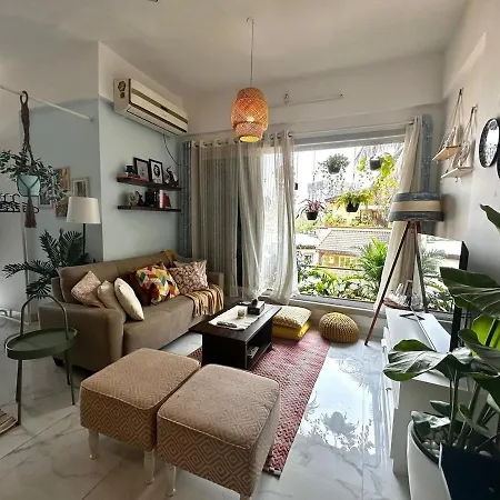 Stay-by-the-bay, 2bed Garden With Lounge Bdrm Apartment Mumbai