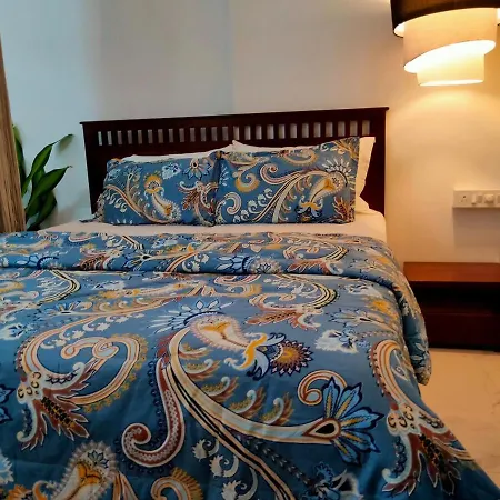 Stay-by-the-bay, 2bed Garden With Lounge Bdrm * Mumbai