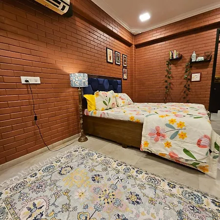 Brick Maison 1bhk With Free Parking, Juhu Bandra