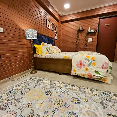 Brick Maison 1bhk With Free Parking, Juhu Bandra Apartment Mumbai