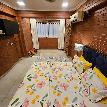 Brick Maison 1bhk With Free Parking, Juhu Bandra Mumbai