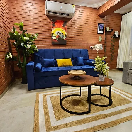 Apartment Brick Maison 1bhk With Free Parking, Juhu Bandra Mumbai