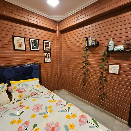 Brick Maison 1bhk With Free Parking, Juhu Bandra * Mumbai
