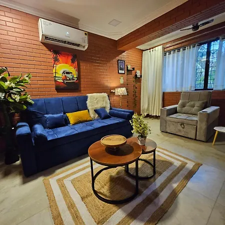Brick Maison 1bhk With Free Parking, Juhu Bandra Apartment *