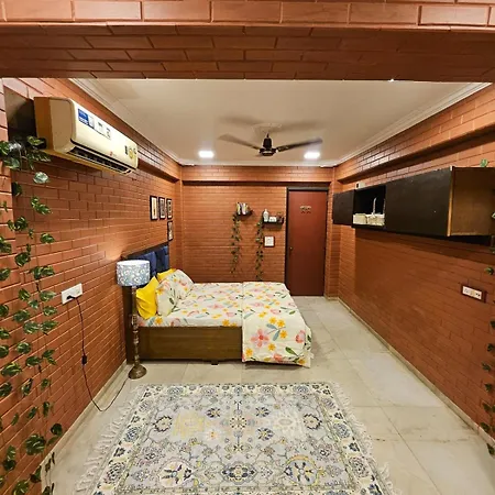 Apartment Brick Maison 1bhk With Free Parking, Juhu Bandra *