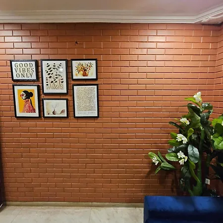 Apartment Brick Maison 1bhk With Free Parking, Juhu Bandra Mumbai