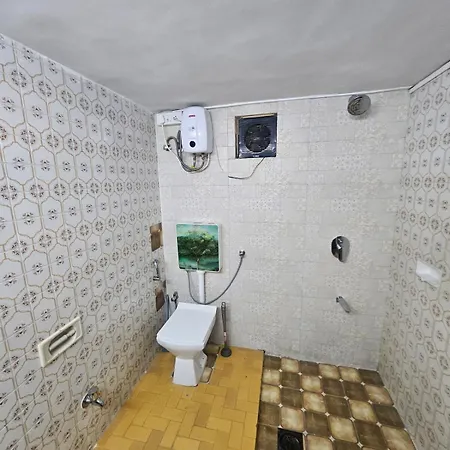 The Beautiful Bollywood 2bhk In Bandra Apartment