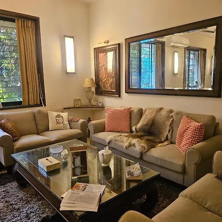 The Beautiful Bollywood 2bhk In Bandra * Mumbai