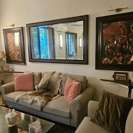The Beautiful Bollywood 2bhk In Bandra * Mumbai