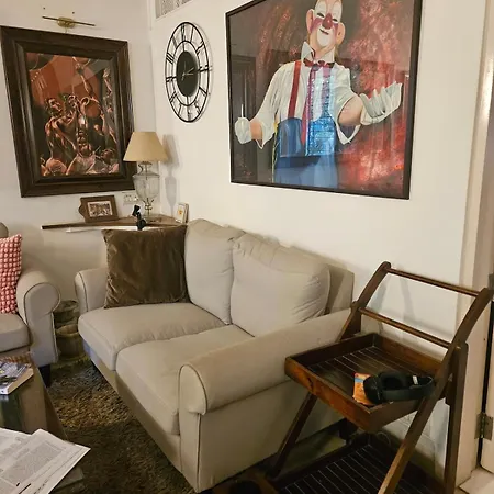 The Beautiful Bollywood 2bhk In Bandra