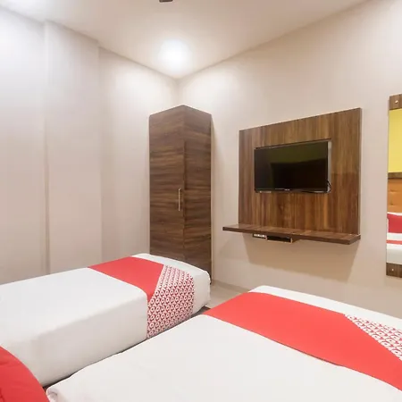 Blue Executive Near Chhatrapati Shivaji International Airport Hotel 3*