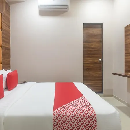 Hotel Blue Executive Near Chhatrapati Shivaji International Airport 3*