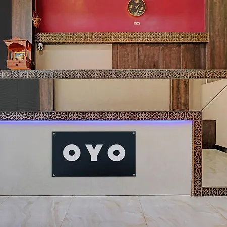 Oyo Blue Sapphire Residency Near Chhatrapati Shivaji International Airport 3*